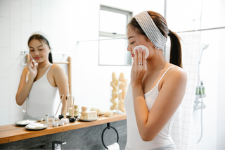 7 Essential Tips to Get Glowing Skin in The Cold Season