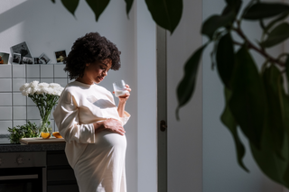 Skincare Around Pregnancy - Unpacking The "Dos" And "Don'ts".